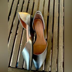 J Jill metallic gold flats **never worn** size 8.5. Super cute.